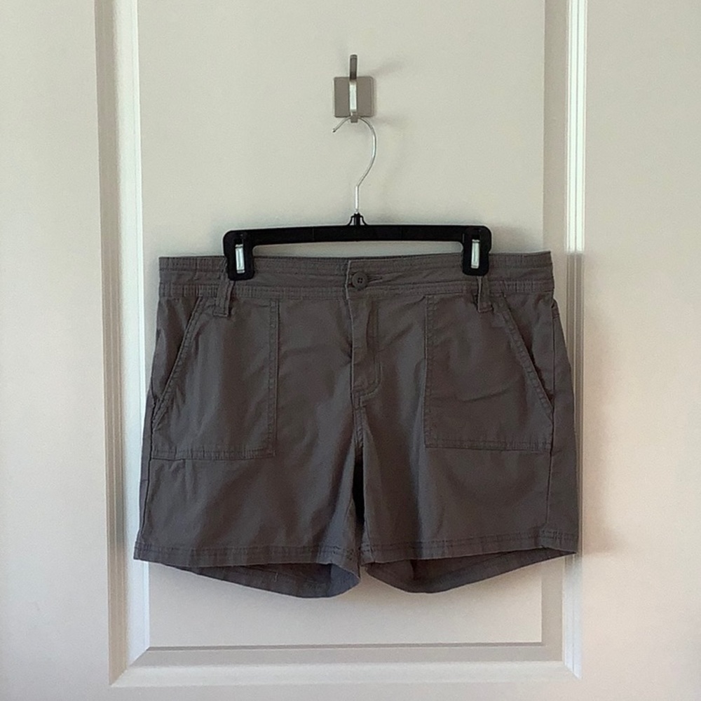 Prana Women’s Tess Short 5” Grey